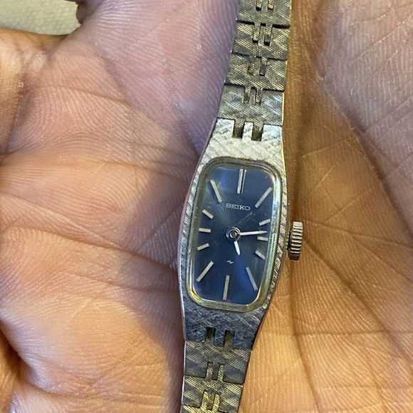 Vintage Seiko Watch Women Silver Tone Rectangle Case Blue Dial Manual Wind 6.25" - Picture 8 of 10